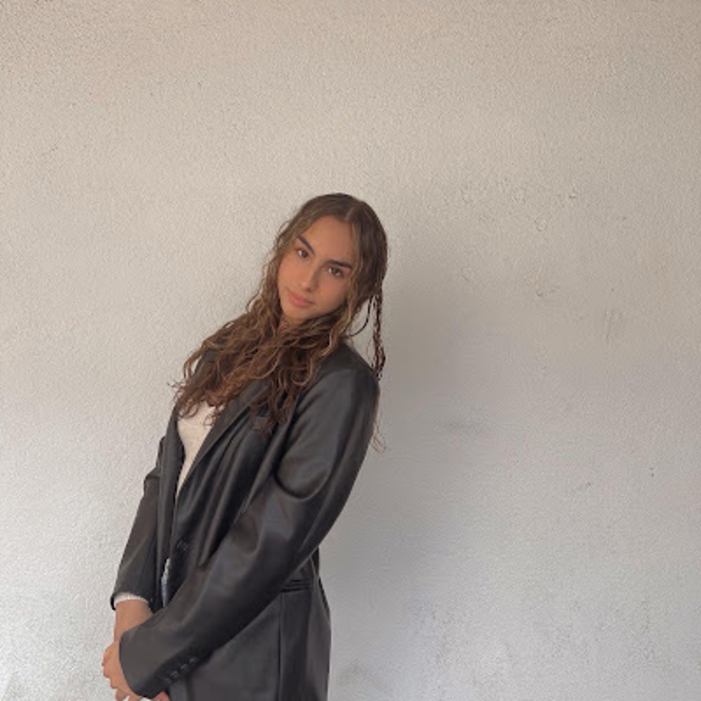 Meet your Posher, Romina